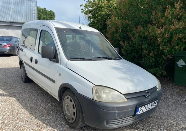 Opel Combo cena 3900 przebieg: 312000, rok produkcji 2004 z Chodzież małe 56